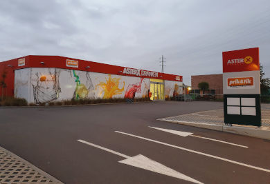 AsterX Dranken Bornem - gebouw met parking
