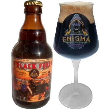 Uitgeschonken Black Fuel in bijhorend bierglas