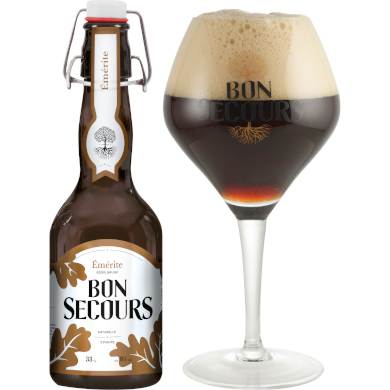 Uitgeschonken bruine Bon Secours in bijhorend glas