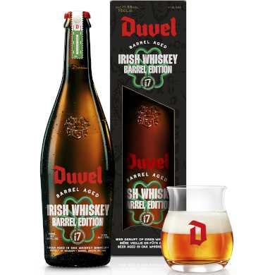 Duvel Barrel Aged Batch No. 7 verpakking naast gevuld glas
