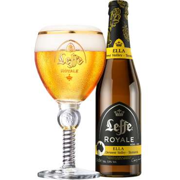 Uitgeschonken Leffe Royale Ella in bijhorend kelkglas
