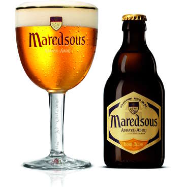 Gevuld Maredsousglas met flesje blonde Maredsous