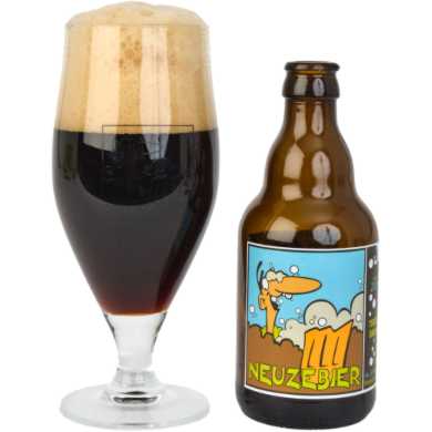 Neuzebier Tripel Bruin uitgeschonken met schuimkraag in Neuzebierglas