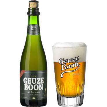Uitgeschonken Oude Geuze Boon in bijhorend glas
