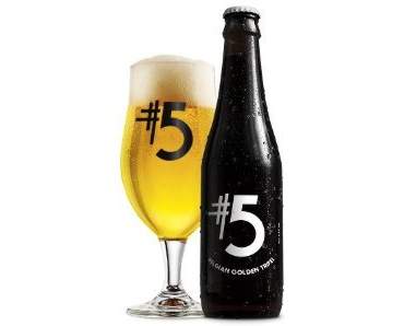 #5 uitgeschonken met schuimkraag in Number5-glas