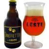 Leste Onnefretter naast een gevuld passend glas
