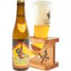 Uitgeschonken blonde La Corne du Bois des Pendus in bijhorend hoornglas