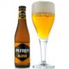 Uitgeschonken Petrus Blond in bijhorend glas