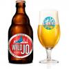 Een uitgeschonken Wild Jo naast een flesje van het bier